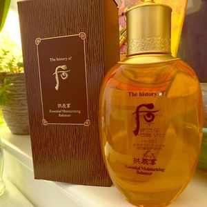 The History of Whoo essential moisturizing balance